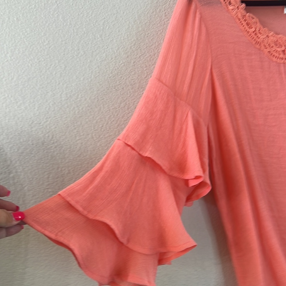 Pretty coral blouse. Size Xl NWOT - Picture 2 of 5